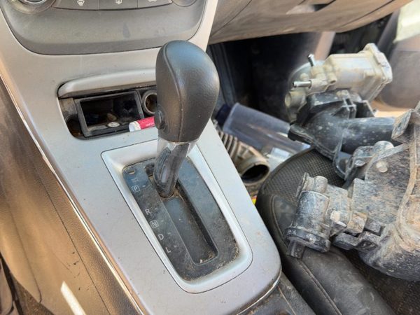 2014 Nissan Sentra Floor Shifter — photo 3