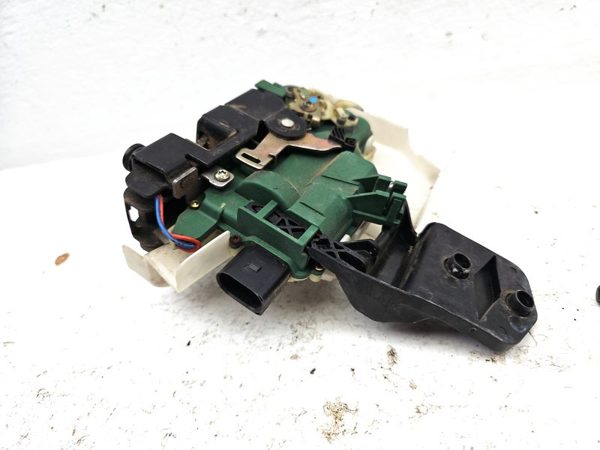 2000-2005 Vw Passat Driver Left Front Door Latch With Rods/Cables Oem — photo 9