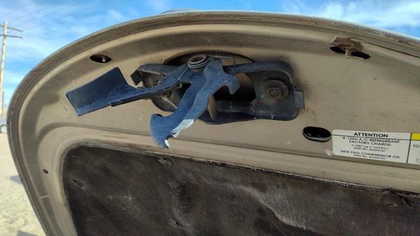 2001-2005 Chrysler Pt Cruiser Hood Latch Secondary Catch Oem — photo 2
