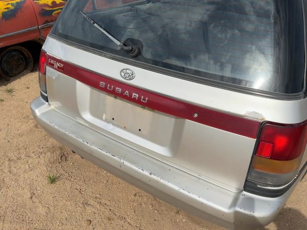 1990 Subaru Legacy Trunk/decklid/hatch/tailgate Silver — photo 2