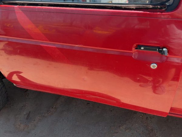1994 Nissan Pathfinder Front Door LH Red — photo 1