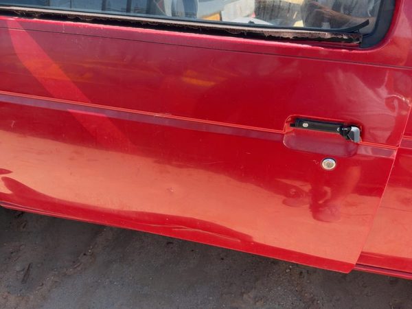 1994 Nissan Pathfinder Front Door LH Red — photo 2