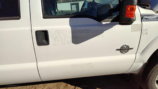 2015 Ford F250 Front Door RH White Z1 — photo 1