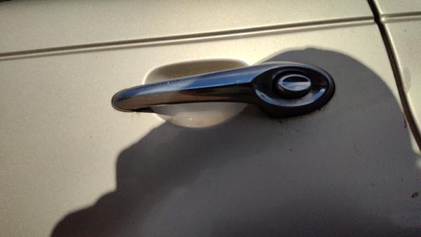2002 Chrysler PT Cruiser Outside Door Handle LH — photo 4