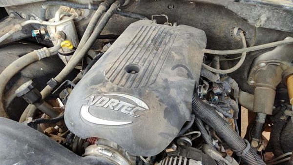 1999-2004 Chevy Silverado 2500 Engine Cover Top Plastic Shield Oem 6.0L — photo 1