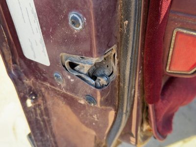 85-90 Buick Park Ave Driver Left Front Door Latch With Rods/Cables Oem