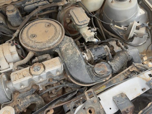 84-86 Sunbird Complete Air Intake Cleaner Filter Box Housing With Tube Oem 1.8L — photo 3