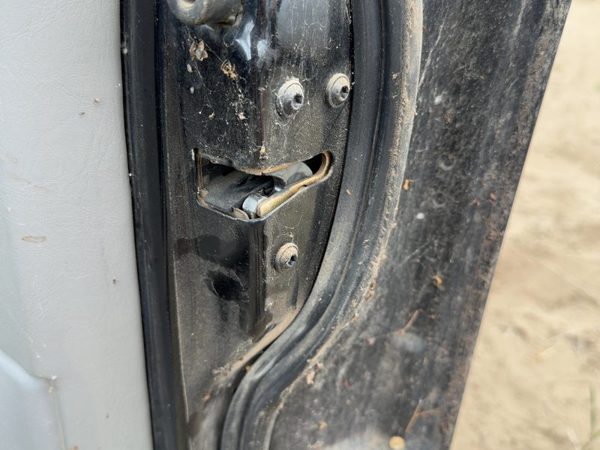 1997-2002 Ford Expedition Passenger Right Front Door Latch With Rods/Cables Oem — photo 4