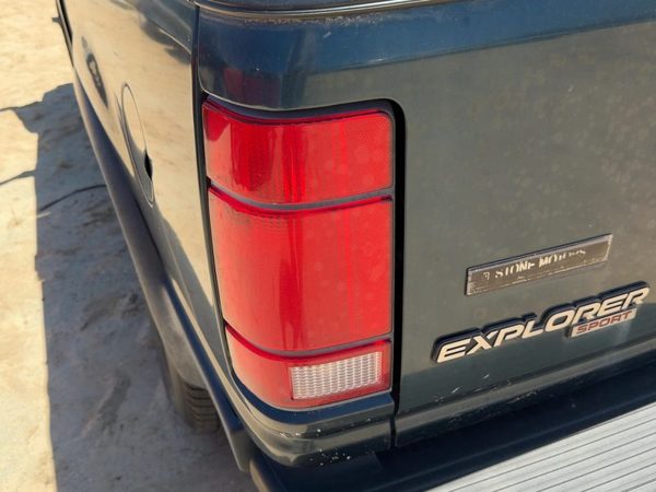 1991-1994 Ford Explorer 2 Dr Driver Left Rear Tail Light Brake Lamp F3TZ13405B — photo 1