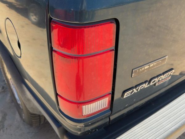 1991-1994 Ford Explorer 2 Dr Driver Left Rear Tail Light Brake Lamp F3TZ13405B — photo 2