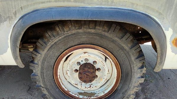1981-1993 Dodge D350 Driver Left Rear Wheel Flare Moulding Oem Back — photo 1