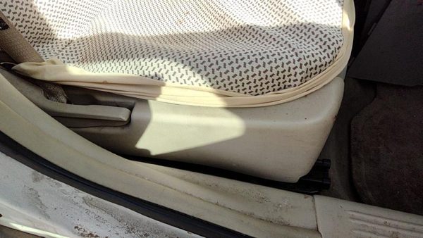 2005 Chevy New Style Malibu Passenger Right Side Seat Trim Panel Oem Neutral 52E — photo 1