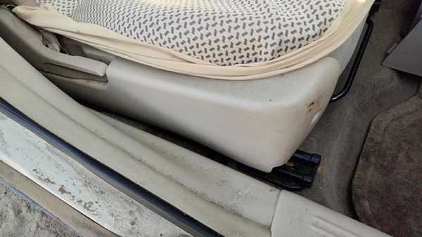 2005 Chevy New Style Malibu Passenger Right Side Seat Trim Panel Oem Neutral 52E — photo 4
