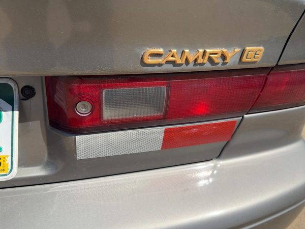 1997-2001 Toyota Camry Passenger Right Inner Tail Light Assembly OEM 81670AA020 — photo 3