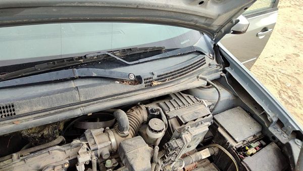 07-12 Nissan Sentra Windshield Wiper Cowl Vent Trim Panel Oem Cover — photo 5