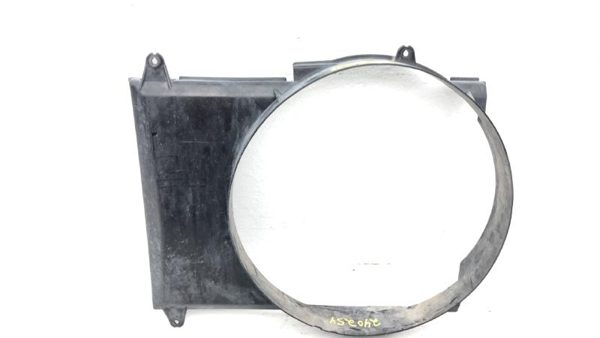 1996 Geo Tracker Radiator Cooling Fan Shroud Oem Plastic Housing 1.6l — photo 1