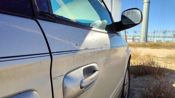 2007 Dodge Caravan Front Door RH PS2 Bright Silver Metallic — photo 3