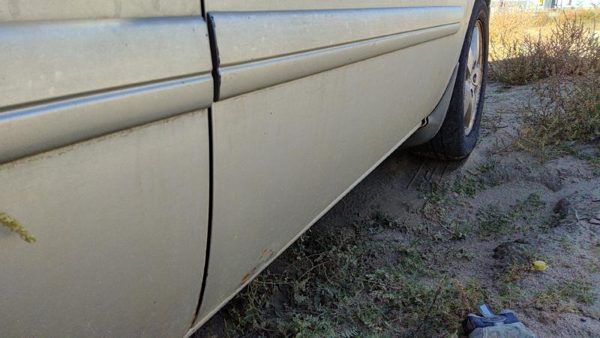 2007 Dodge Caravan Front Door RH PS2 Bright Silver Metallic — photo 5