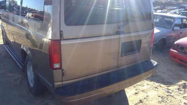 1995 Chevy Astro Back Door LH Brown — photo 9