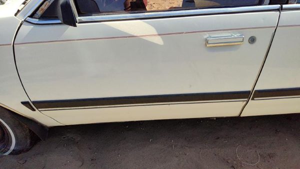 1989 Buick Century Front Door LH White — photo 2
