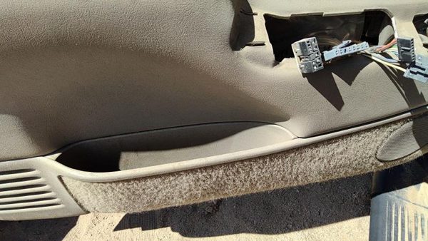 1995-99 Gmc Yukon Driver Left Front Inside Door Trim Panel Only Oem Tan 522 — photo 8