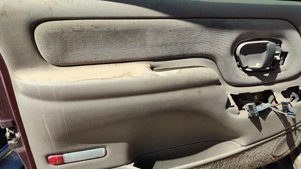 1995-99 Gmc Yukon Driver Left Front Inside Door Trim Panel Only Oem Tan 522 — photo 10