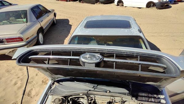 2000-2002 Subaru Legacy Front Grille Assembly Oem Silver 91121Ae010 — photo 2