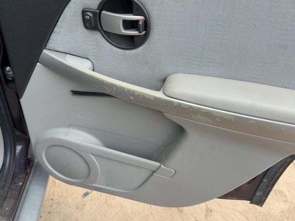 06 Equinox Passenger Right Rear Door Trim Panel With Switches Back Gray 14B — photo 2