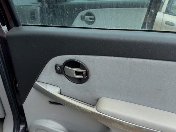 06 Equinox Passenger Right Rear Door Trim Panel With Switches Back Gray 14B — photo 3