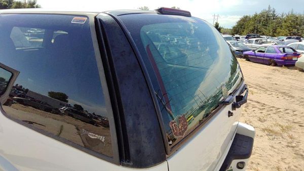 1995-2005 S10 Blazer Driver Left Rear Moulding On Quarter Panel Oem — photo 1