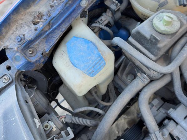 2000-2007 Vw Jetta Windshield Washer Fluid Reservoir With Pump Oem Wiper Tank — photo 3