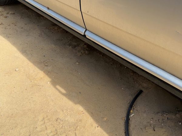 05-07 Ford Fivehundred Driver Left Lower Rocker Panel Moulding Side Skirt Oem — photo 3