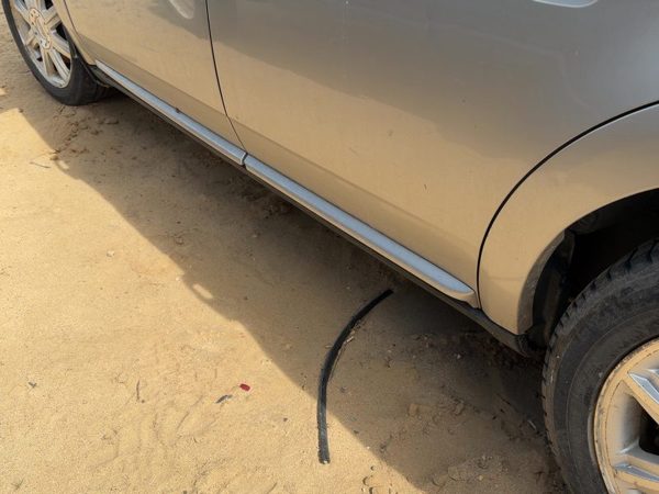05-07 Ford Fivehundred Driver Left Lower Rocker Panel Moulding Side Skirt Oem — photo 1