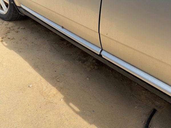 05-07 Ford Fivehundred Driver Left Lower Rocker Panel Moulding Side Skirt Oem — photo 2