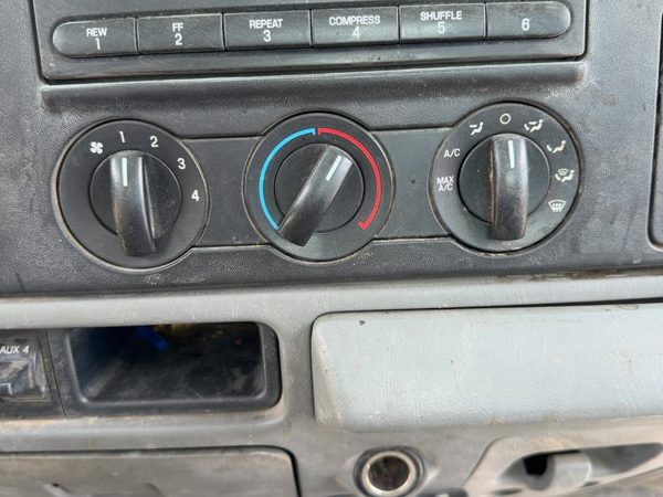 2005-2007 Ford F350 Temperature Control Module In Dash Heater Ac Head Unit Oem — photo 4