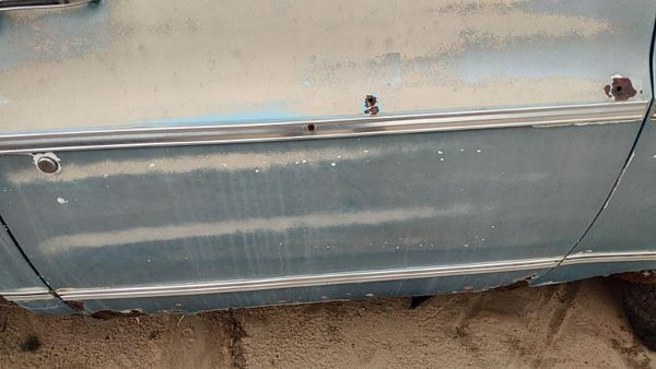 1973 GMC Jimmy Front Door Moulding RH Chevy C10 Blue — photo 3