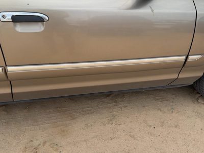 98-05 Grand Marquis Passenger Right Front Moulding From Door Trim Strip Arizona