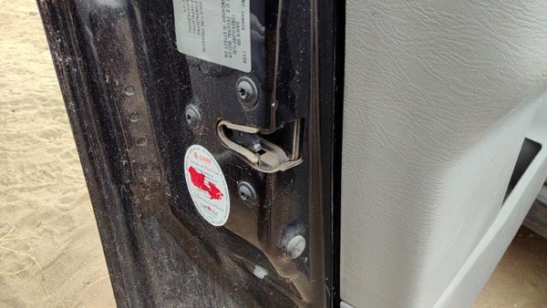 06-13 Suzuki Grand Vitara Xl-7 Driver Left Front Door Latch With Rods/Cables Oem — photo 1
