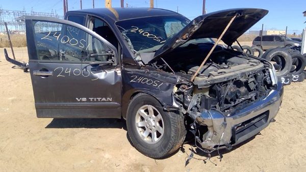 2006 Nissan TITAN — vehicle photo 2