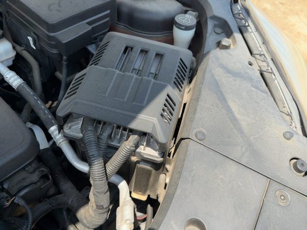 2010-2017 Chevy Equinox Complete Battery Box Mount Tray With Hold Down Oem — photo 2