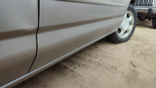 1997 Ford Contour Front Door RH Dk Champagne — photo 5