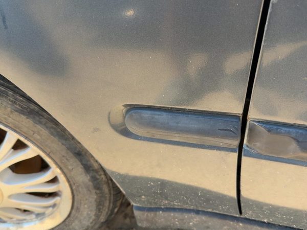 1996-2000 Honda Civic Driver Left Moulding From Fender Oem Trim Strip — photo 3