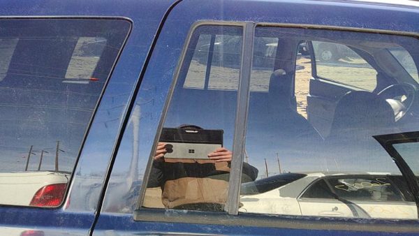 99-04 Grand Cherokee Passenger Right Rear Vent Window Back Door Glass With Frame — photo 1