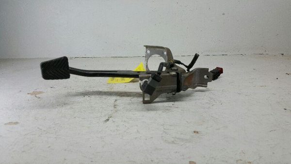 2012 Oem 2012 Accent Brake Pedal With Mount Bracket Manual 5 Speed Transmission — photo 5