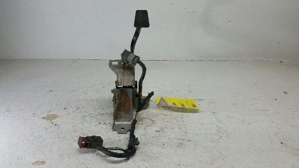 2012 Oem 2012 Accent Brake Pedal With Mount Bracket Manual 5 Speed Transmission — photo 2