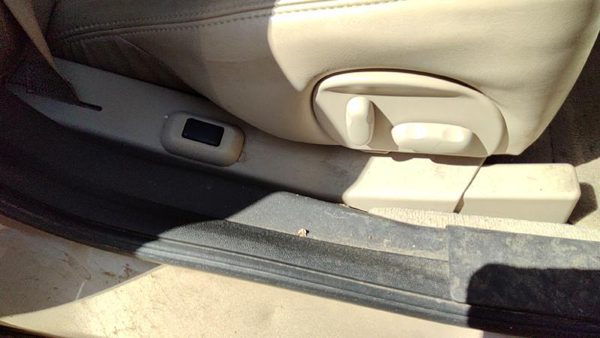05 Cts Passenger Right Side Power Seat Switch With Trim Panel Oem Neutral 702 — photo 1