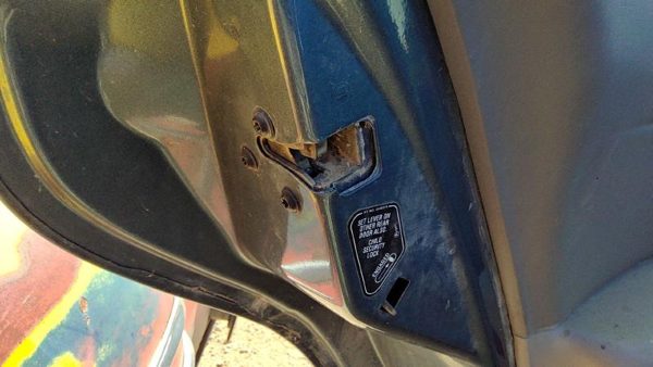 00-04 Lesabre Buick Lesabre Driver Left Rear Door Latch With Rods/Cables Back — photo 1