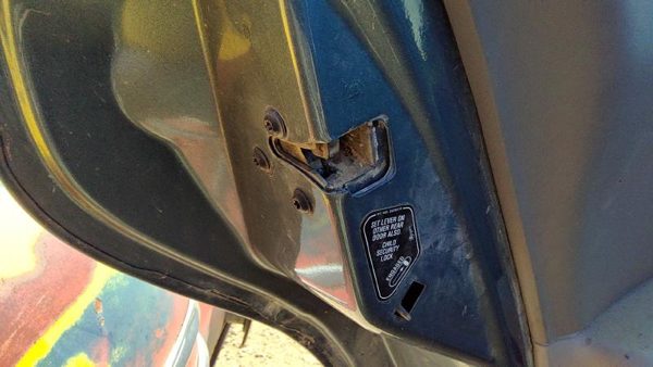 00-04 Lesabre Buick Lesabre Driver Left Rear Door Latch With Rods/Cables Back — photo 2
