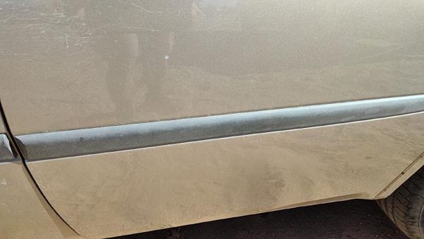 00-05 Impala Driver Left Rear Moulding From Door Oem Back Trim Strip Gold 49U — photo 3
