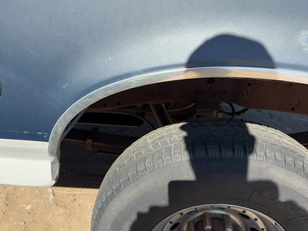 1992-1994 Ford F250 Driver Left Rear Wheel Flare Moulding Oem Back — photo 2